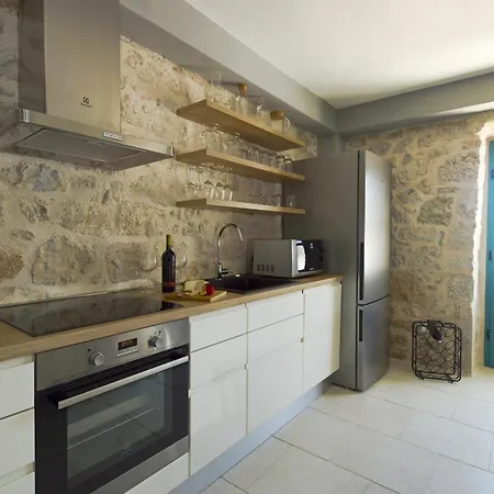 Ante * Заострог